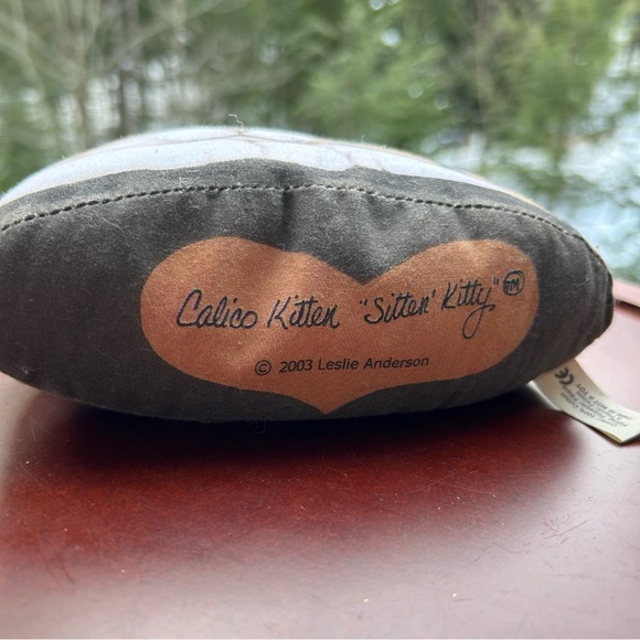 Calico Cat Door Stopper Sittin’ Kitty 2003 By Leslie Anderson | Folk Art Decor - Picture 5 of 7